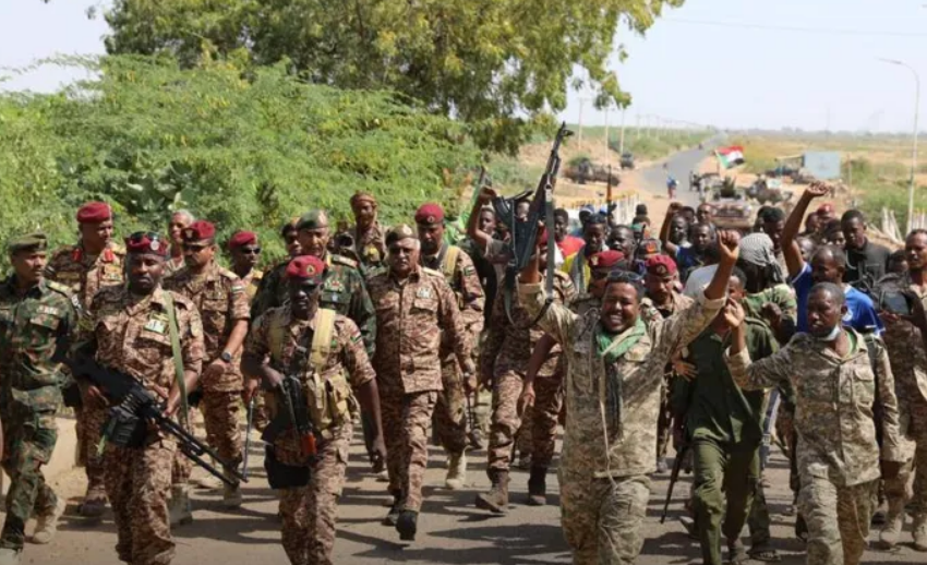 الجيش السوداني يسيطر على طرق حيوية بالقرب من القصر الرئاسي